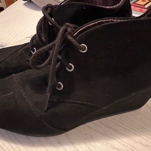 Wedge suede booties by Attention